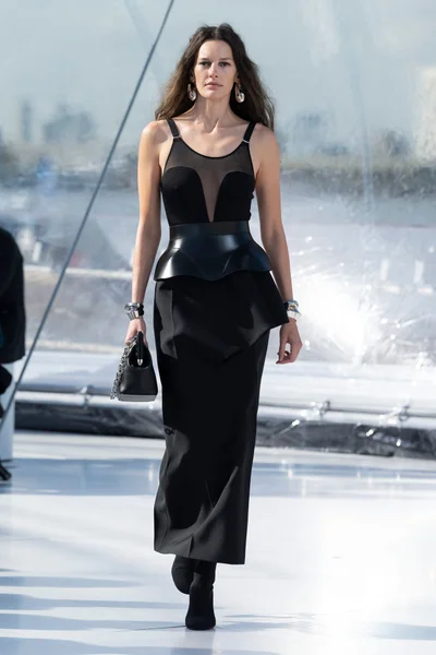 Look 3